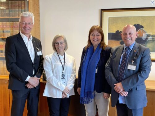 F.v. Jon Askeland, Vestlandsrådet, Sigrun Wiggen Prestbakmo,statssekretær i KDD, Gunn Marit Helgesen, Østlandssamarbeidet/KS og Roger Ryberg, Østlandssamarbeidet. Foto: Ann Irene Sæternes.
